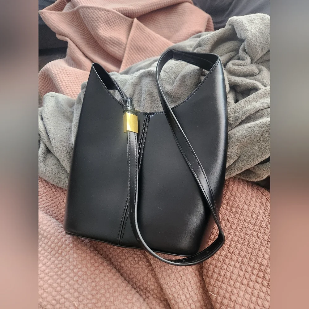 Antik Kraft Faux Leather Bucket Bag With Removable Inner Pouch